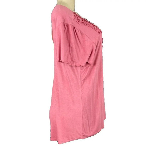 Belah & Cody XL Pink Faux Pearl Weave Applique Floral Neckline Short Sleeve Top - Picture 3 of 6